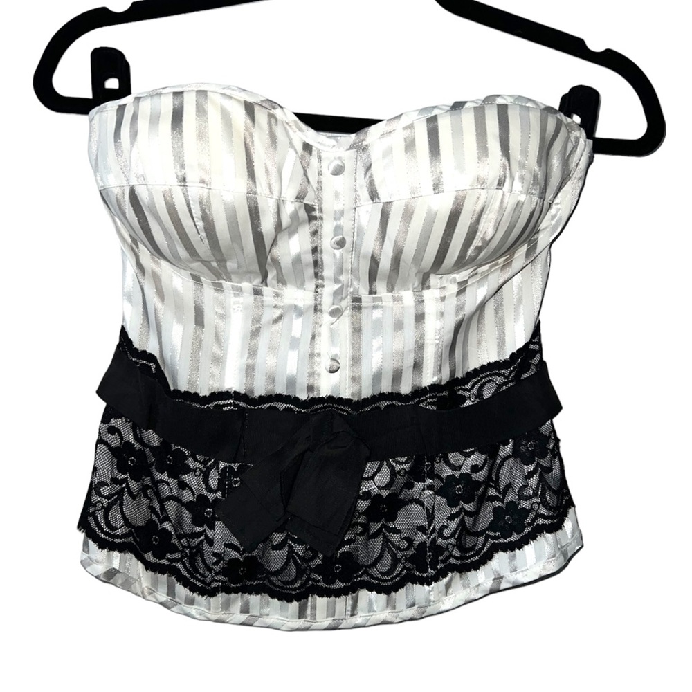 𝐂𝐎𝐓𝐓𝐎𝐍 𝐄𝐗𝐏𝐑𝐄𝐒𝐒 | WHITE AND SILVER STRIPED STRAPLESS METALLIC TOP - Picture 8 of 8